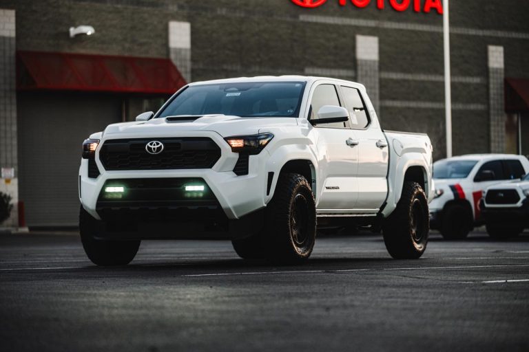Tacoma stage1 2024 white trd sport DSC03660