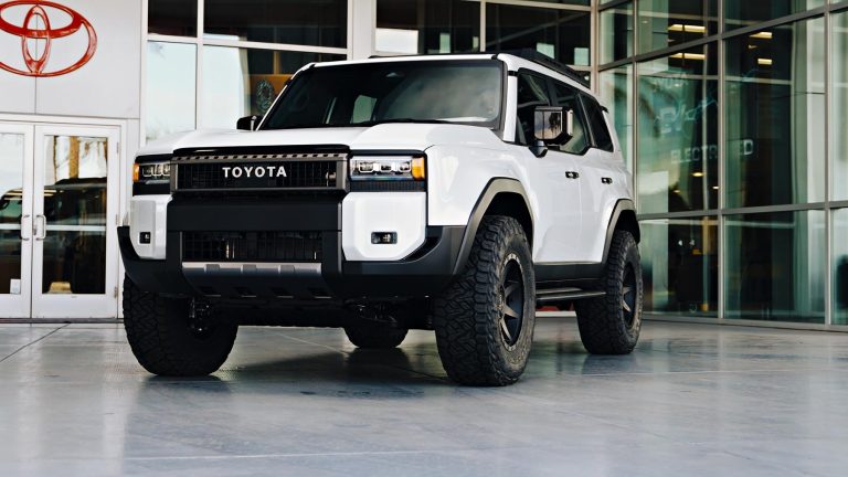 St3 2026 White RTS Land Cruiser